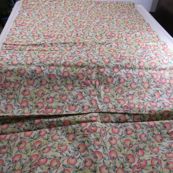 Peaches by Beth Yarbarro cotton/polyester 44"wide 2 yards & 32" long - Picture 2 of 11